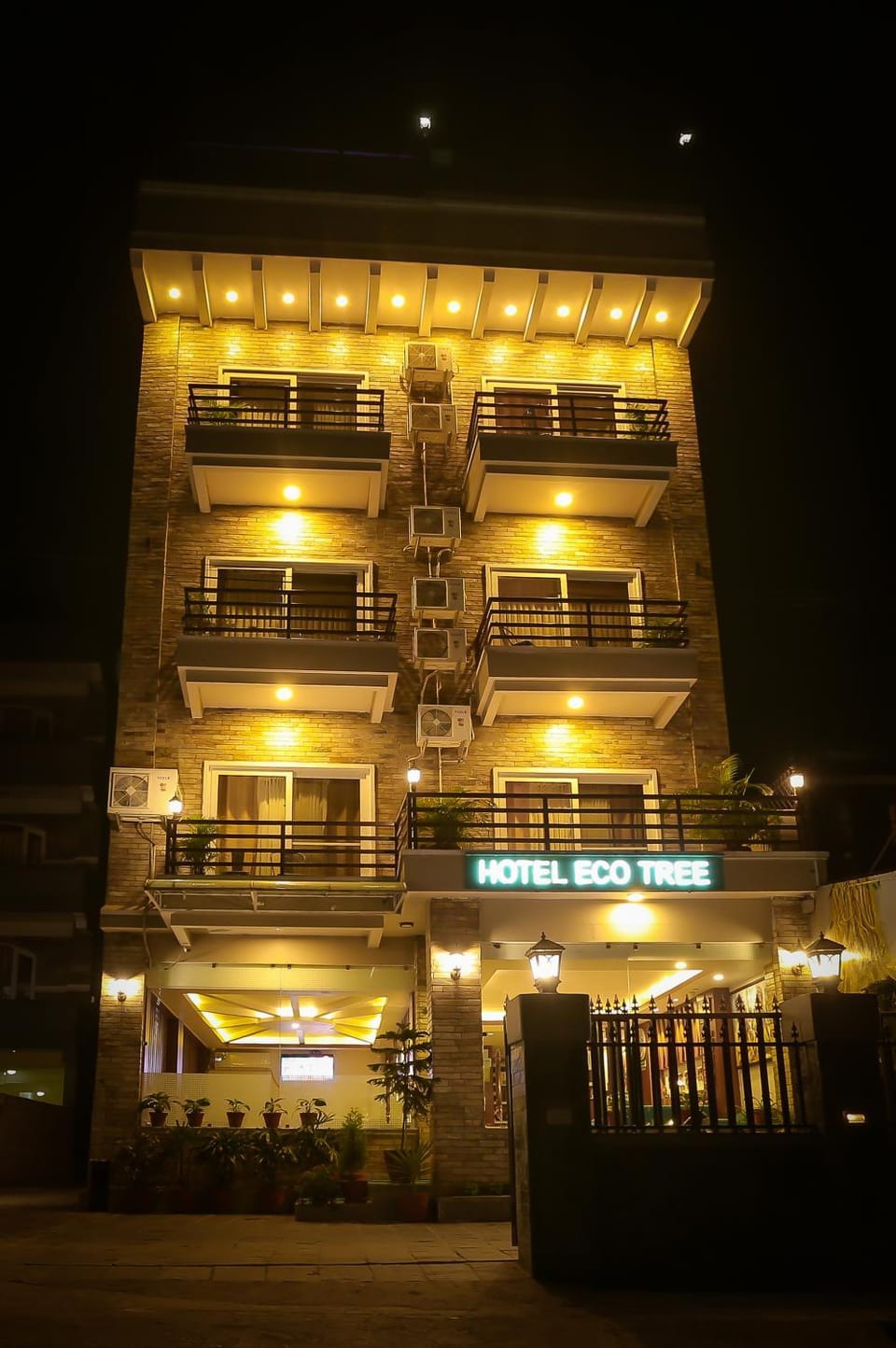 Property building, Balcony/Terrace