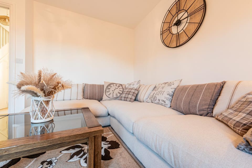 Modern 4 bed house perfect for contractors with free parking House in Manchester