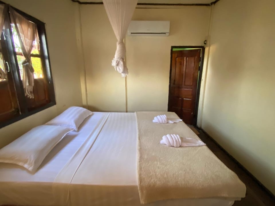 Khampheng River views sunset Bed and Breakfast in Cambodia