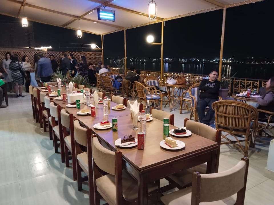 Balcony/Terrace, River view, Dinner, Drinks, Alcoholic drinks