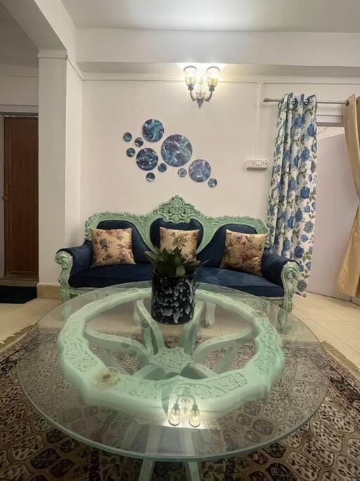 Living room, Seating area