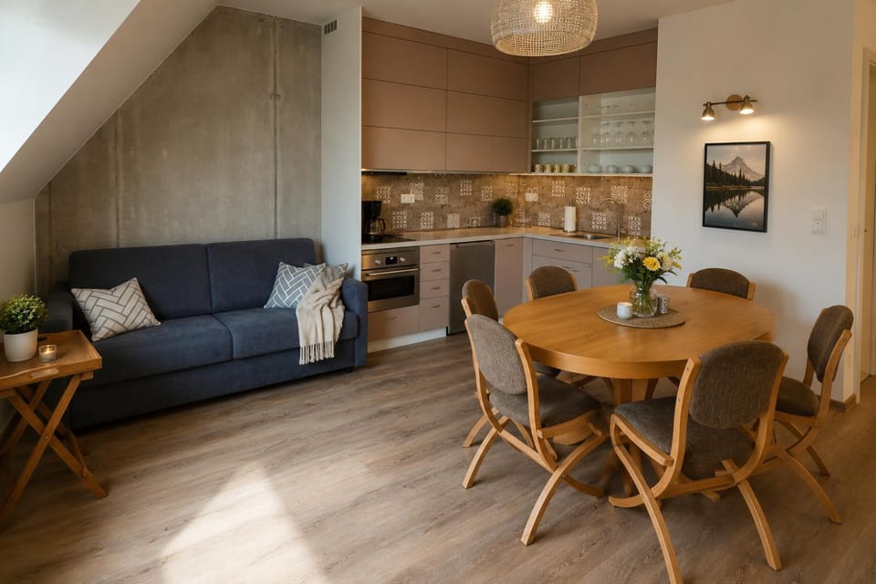 Kitchen or kitchenette, Seating area, Dining area