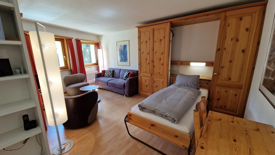 Chesa Bellaval, Haus la Vuolp 2 1 2-Zimmerwohnung Apartment in Saint Moritz