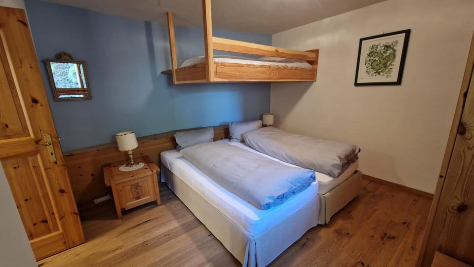 Chesa Bellaval, Haus la Vuolp 2,5-Zimmerwohnung Apartment in Saint Moritz