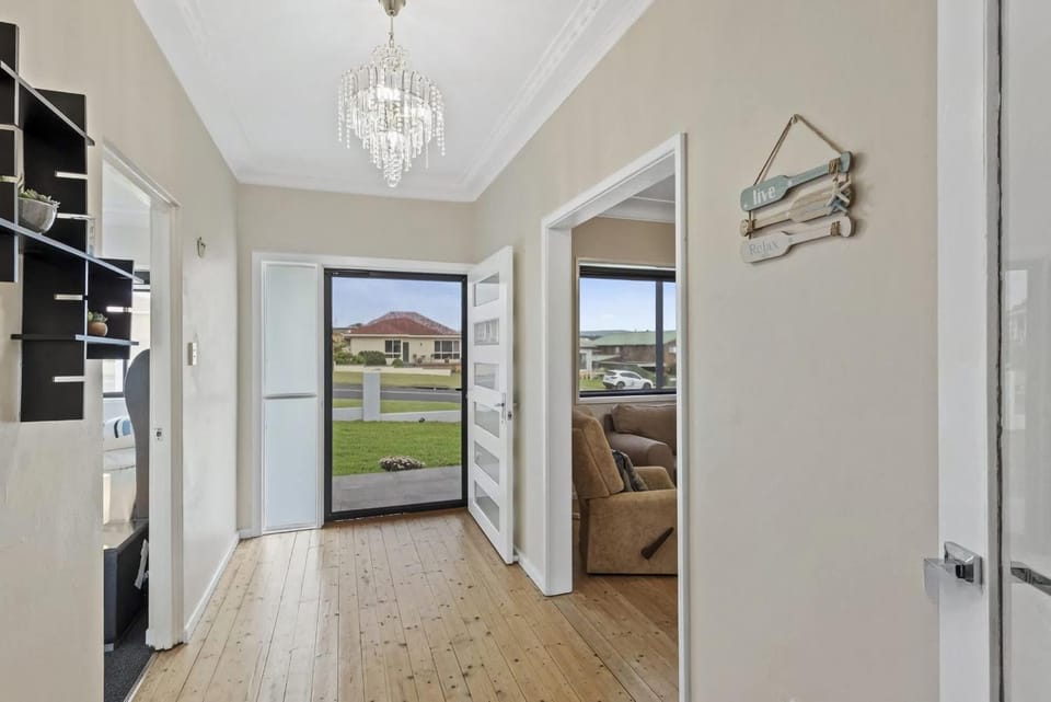 SunnyDaze in the Heart of Ulladulla House in New South Wales