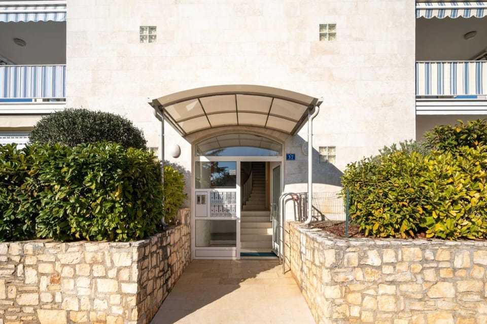 Apartment Crvena uvala Apartment in Istria County