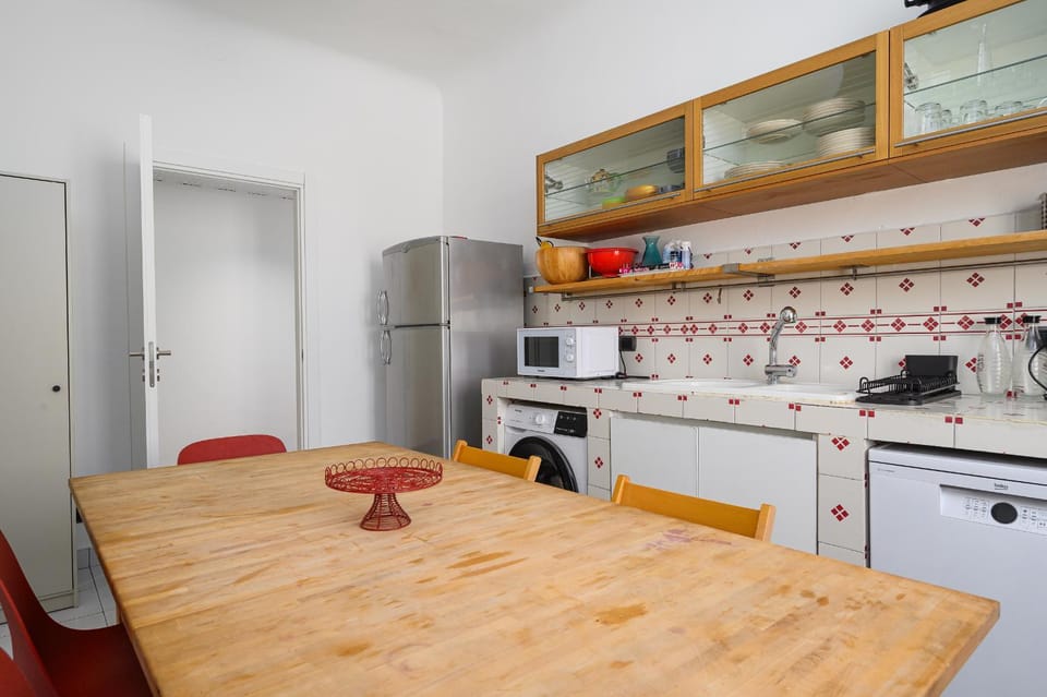 Kitchen or kitchenette, Dining area, dishwasher, pet friendly