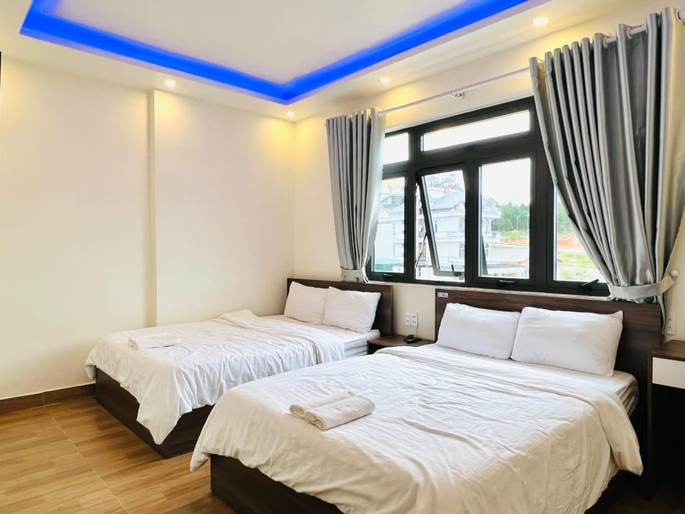 Bed, Photo of the whole room, Bedroom, Sunset, Quiet street view, Inner courtyard view, towels