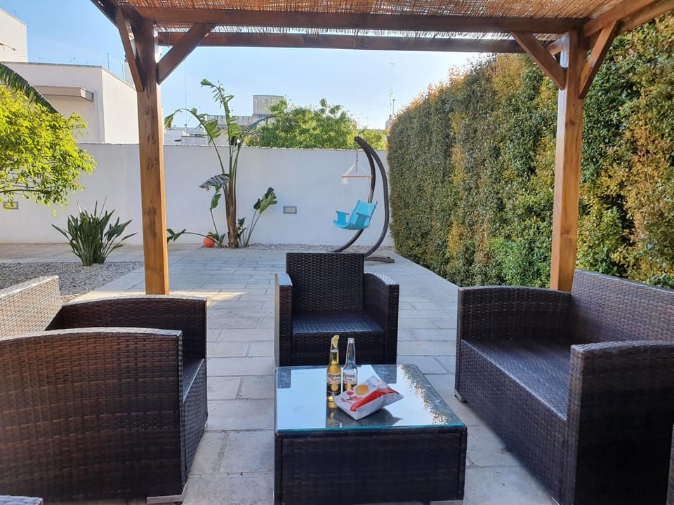 Garden, Balcony/Terrace