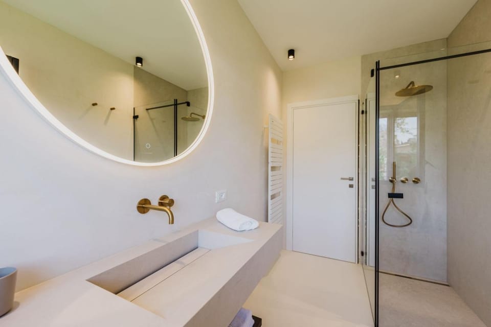 Bathroom, Living room