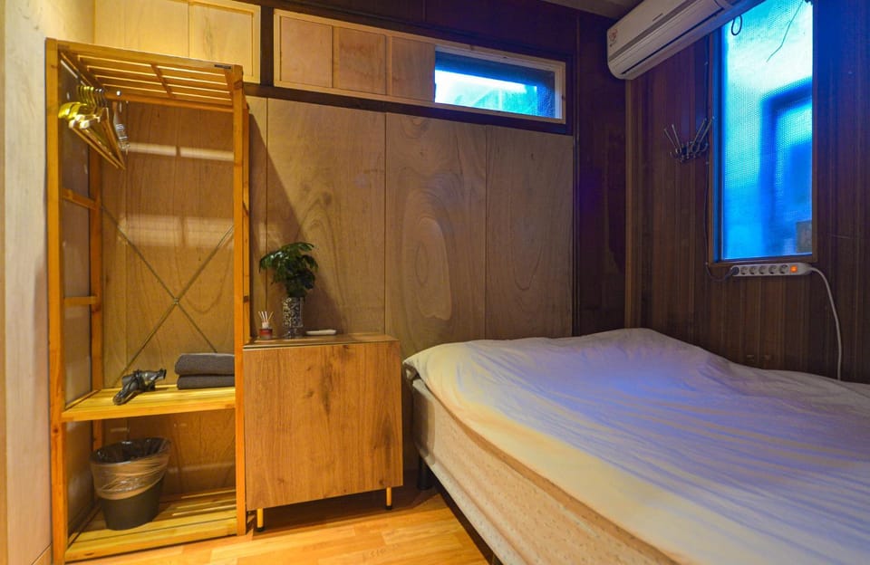 SeoulPapa Guesthouse - Female only Bed and Breakfast in Seoul
