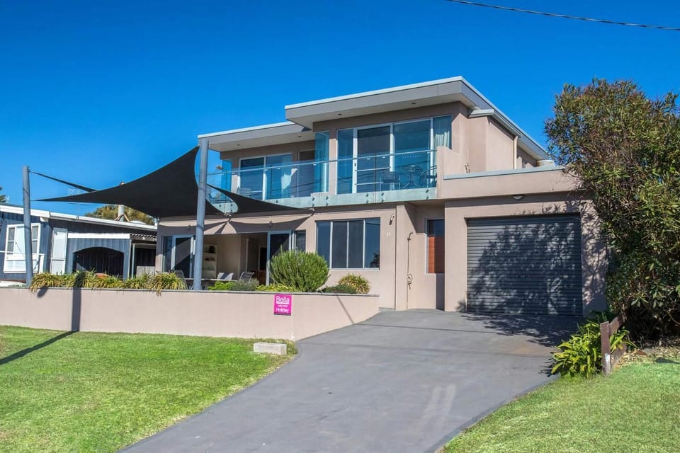 Dolphin Views House in Burrill Lake