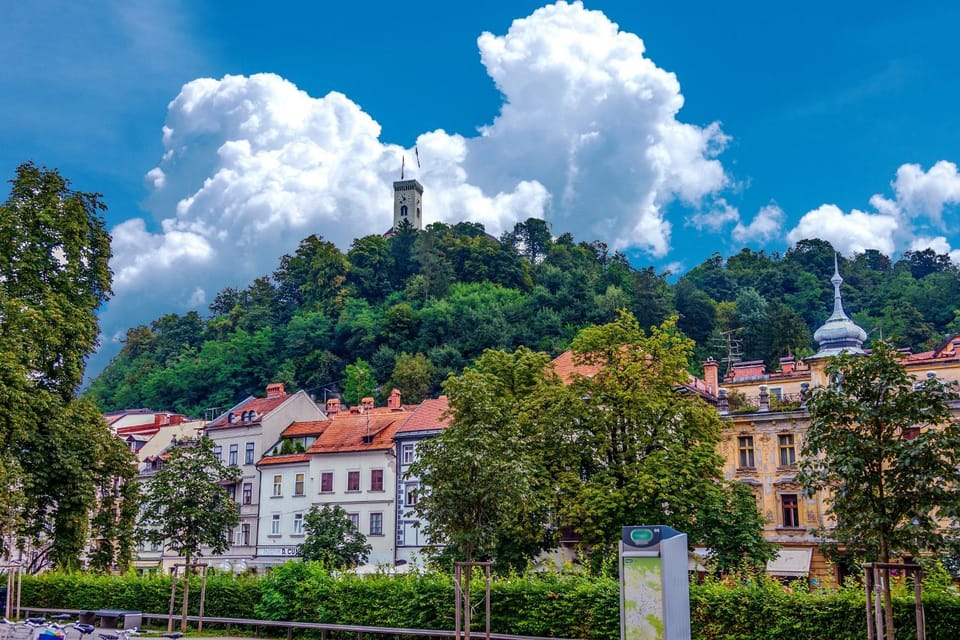 Nearby landmark, Neighbourhood, Natural landscape