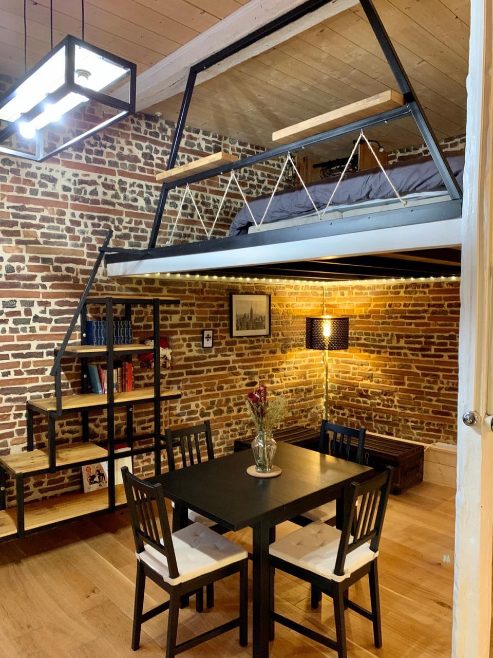 Bed, Living room, Seating area, Dining area