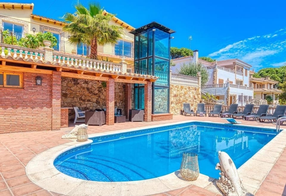 Property building, Swimming pool
