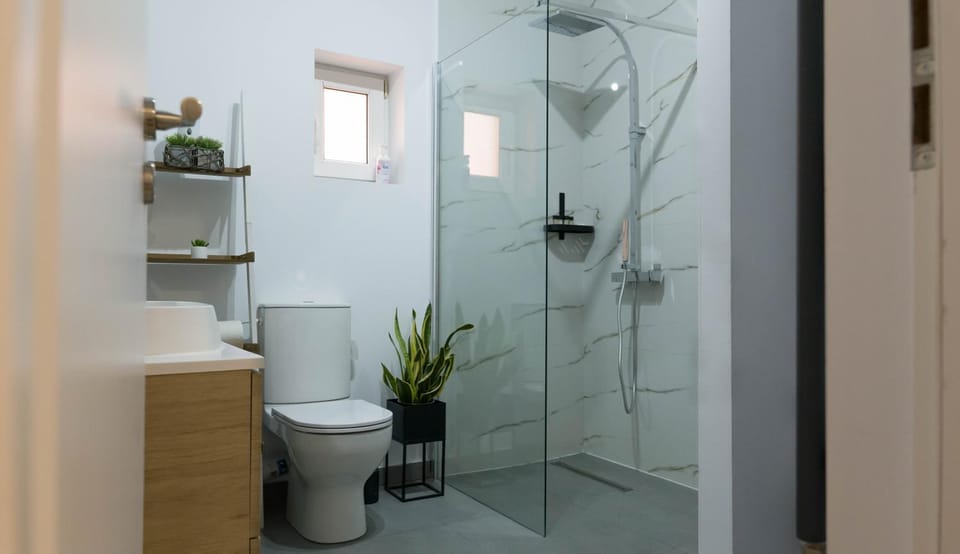 Shower, Toilet, Bathroom