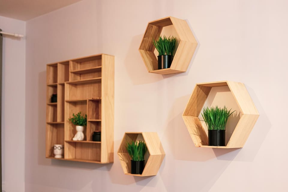 Photo of the whole room, Decorative detail, Decorative detail