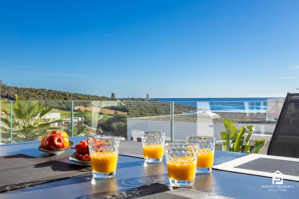 Natural landscape, Balcony/Terrace, Sea view