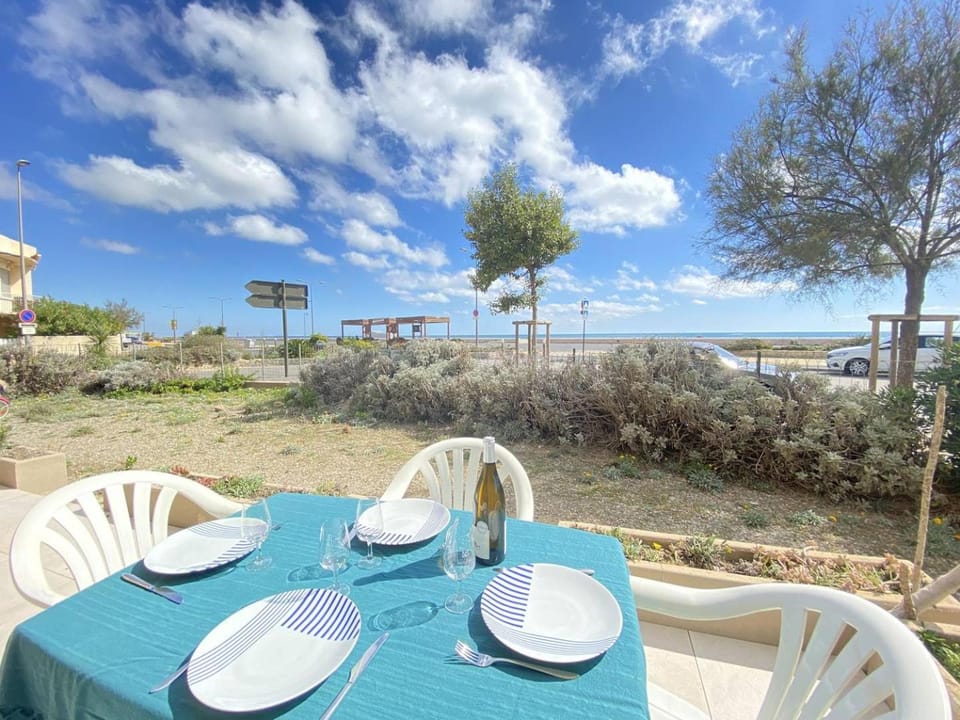 Dining area, Sea view