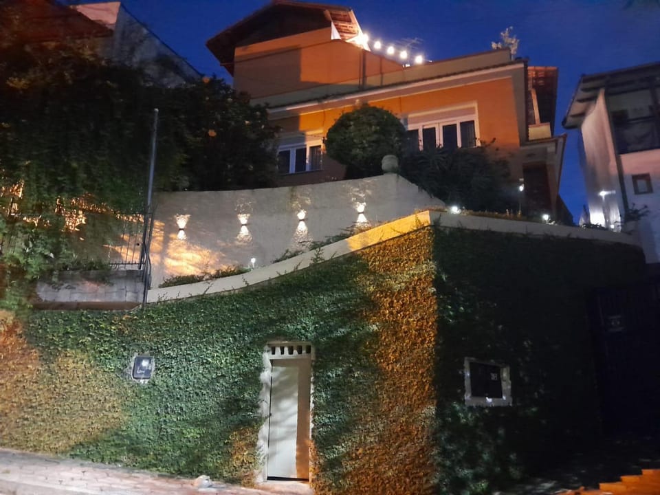 Casa com jardim e linda vista em Friburgo House in Nova Friburgo