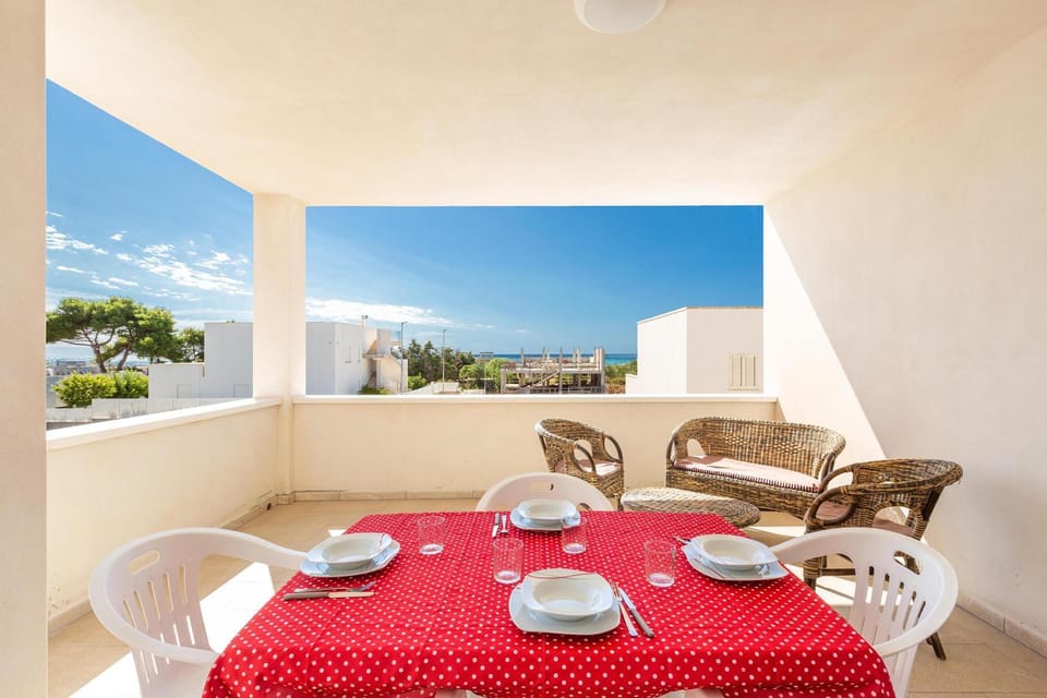 View (from property/room), Balcony/Terrace, Dining area