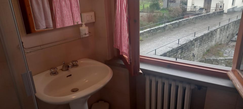 Albergo del Ponte Bed and Breakfast in Emilia-Romagna