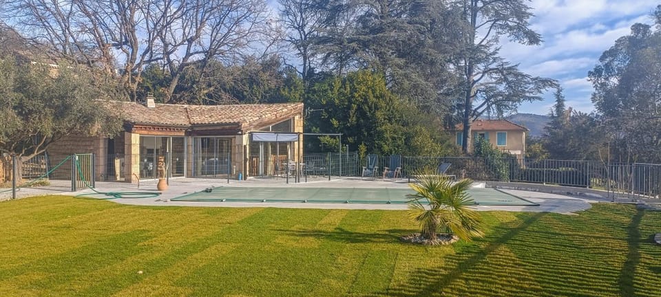 Gîte de Jastres House in Provence-Alpes-Côte d'Azur