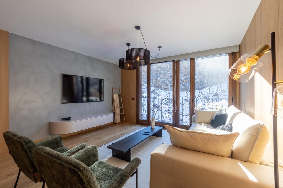 TV and multimedia, Dining area, River view