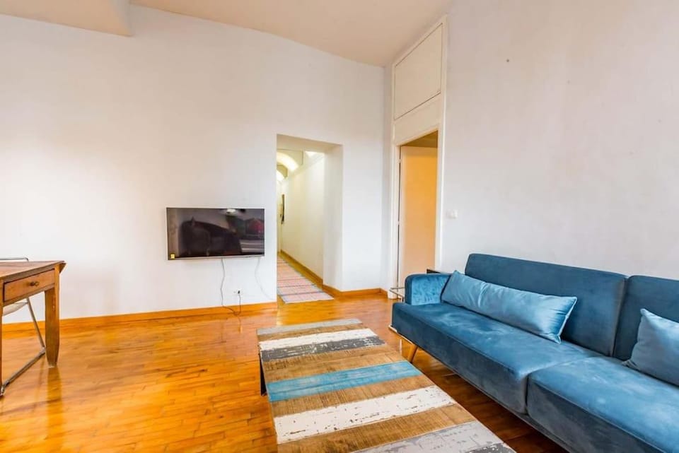 TV and multimedia, Seating area