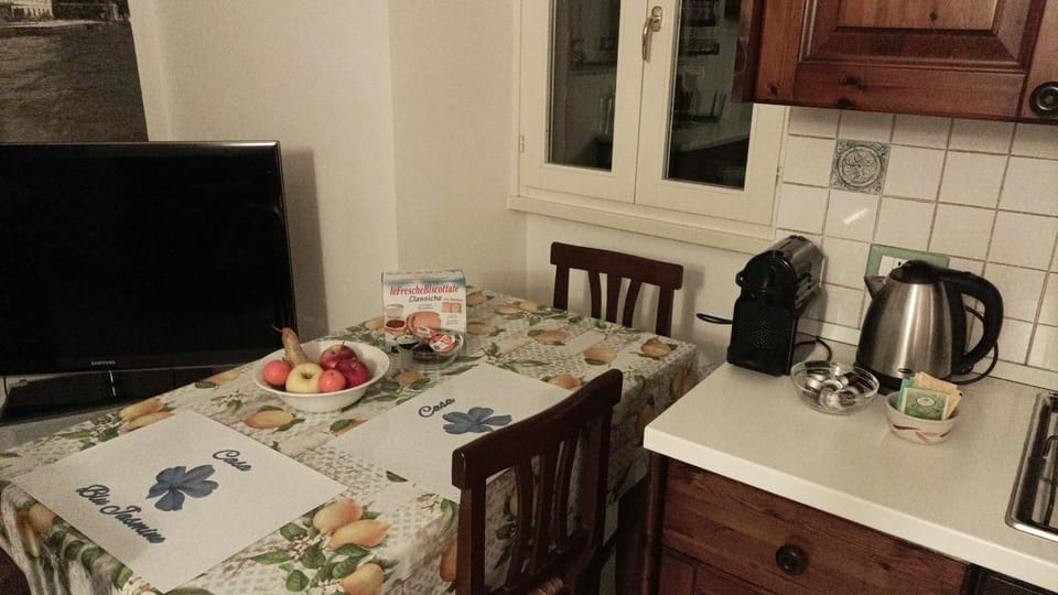 Casa blu Jasmine Apartment in Lake Garda