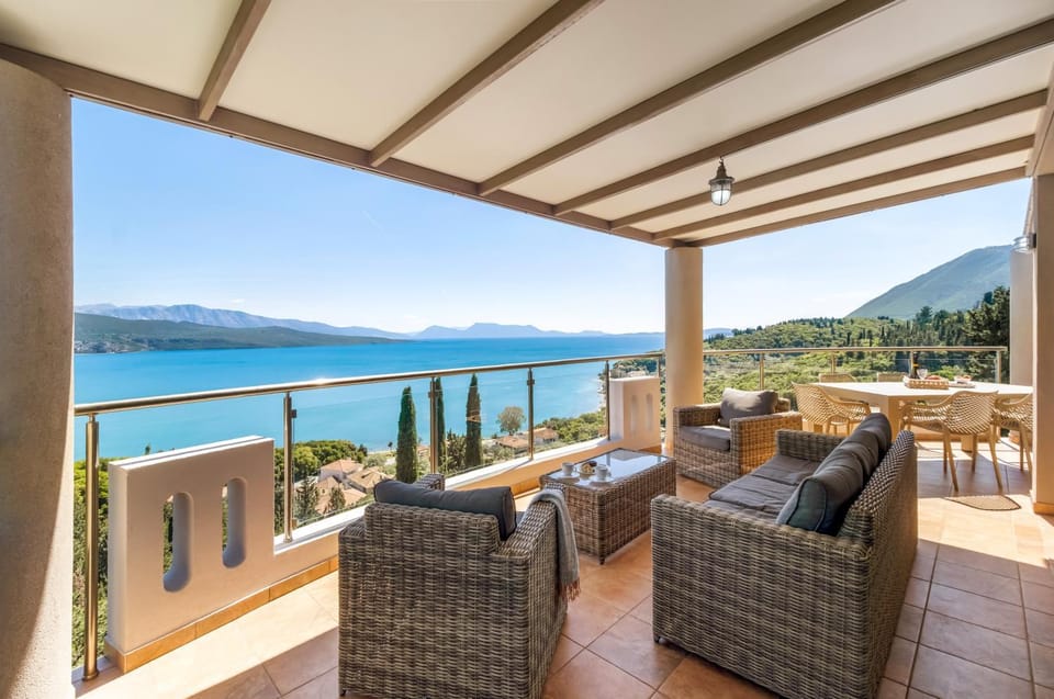 Property building, Balcony/Terrace, Seating area, Sea view