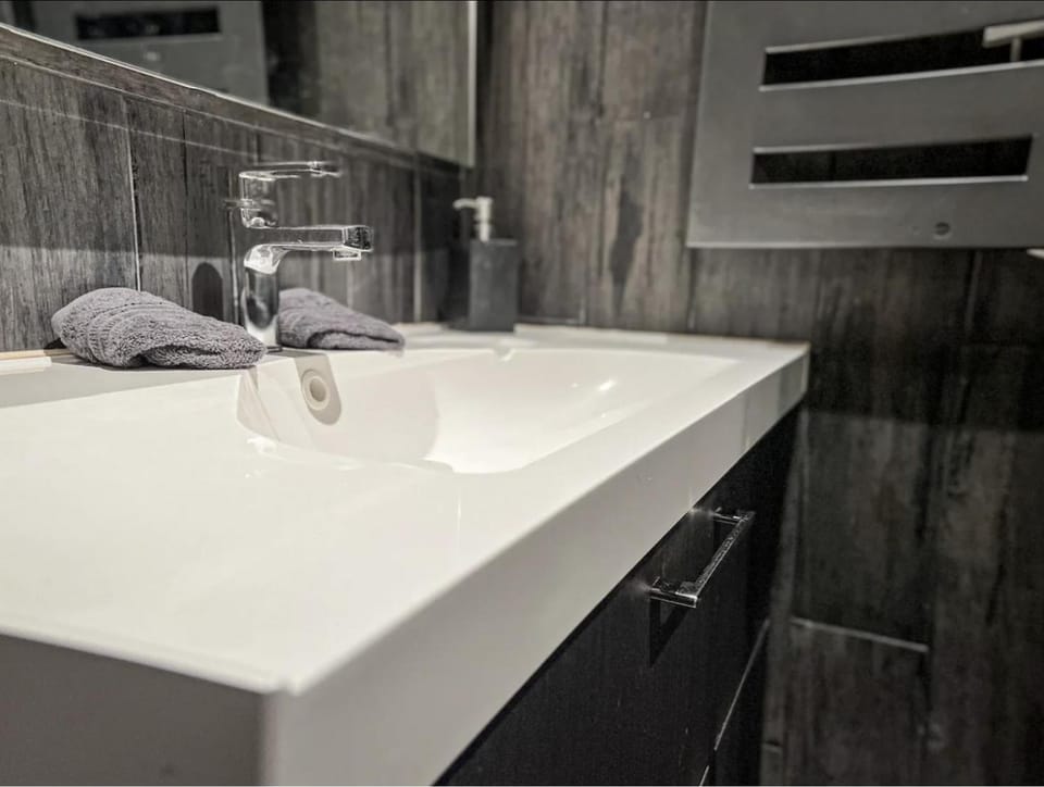 Suite luxueuse avec jardin privatif et jacuzzi Apartment in Paris