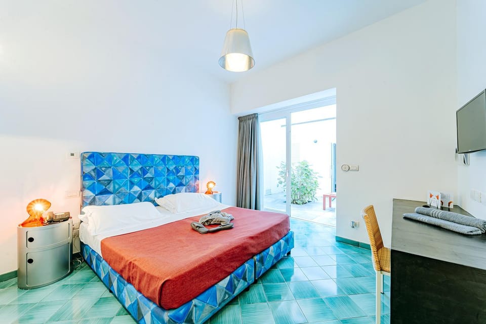 Bed, Photo of the whole room