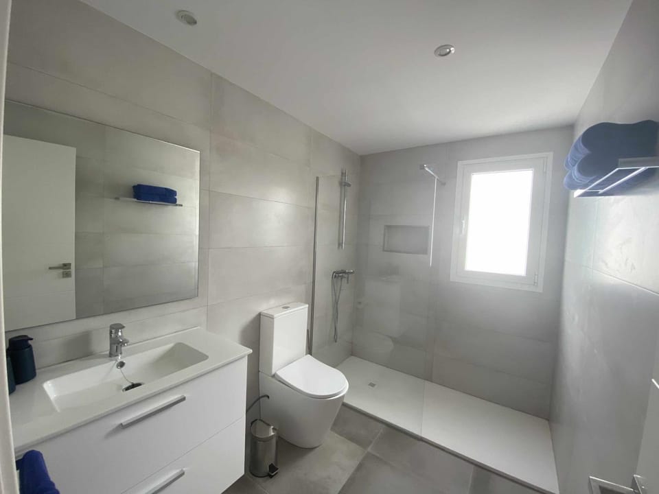 Vuelo, Villa con piscina y barbacoa para disfrutar Villa in Puerto Calero