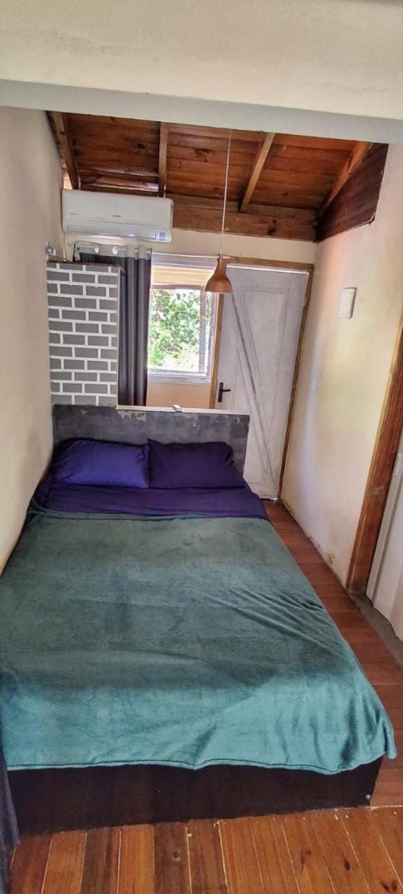 Bed, Photo of the whole room, Bedroom, air conditioner
