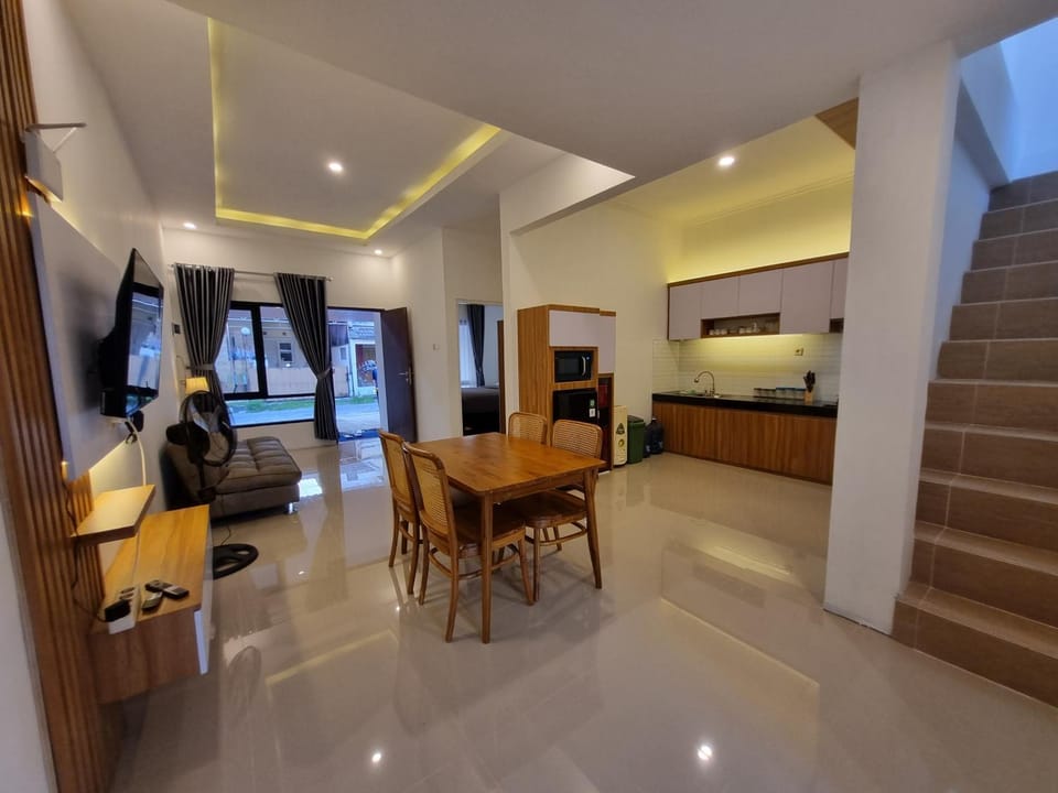 TV and multimedia, Kitchen or kitchenette, Dining area