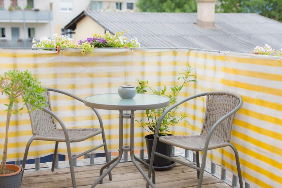 Ferienwohnungen und Zimmer Yassi Bed and Breakfast in Spielberg