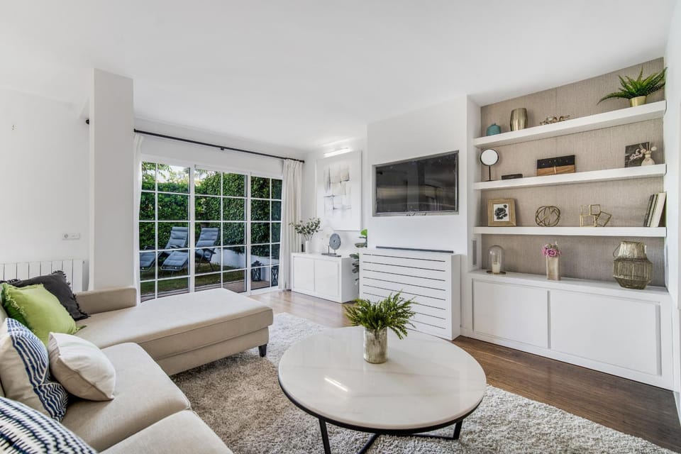 Communal lounge/ TV room, Living room
