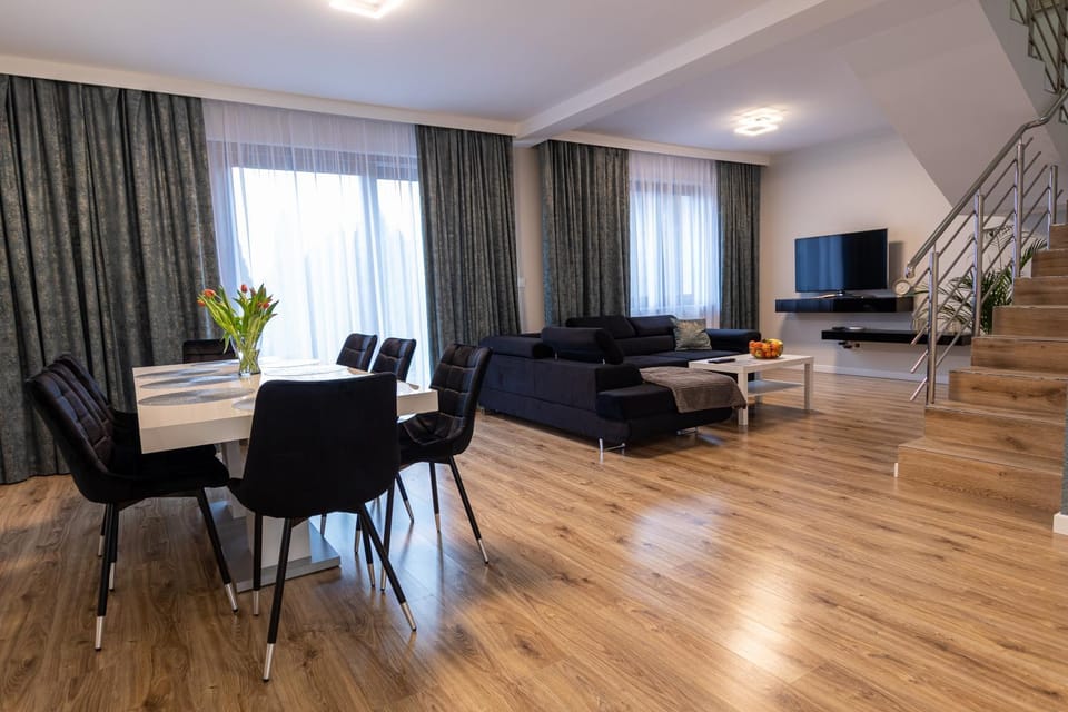 Prestige House Targi Kielce Cedzyna Zalew Apartment in Poland