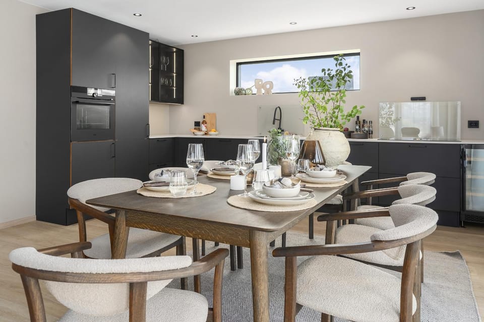 Kitchen or kitchenette, Food and drinks, Dining area, oven, stove, kitchen