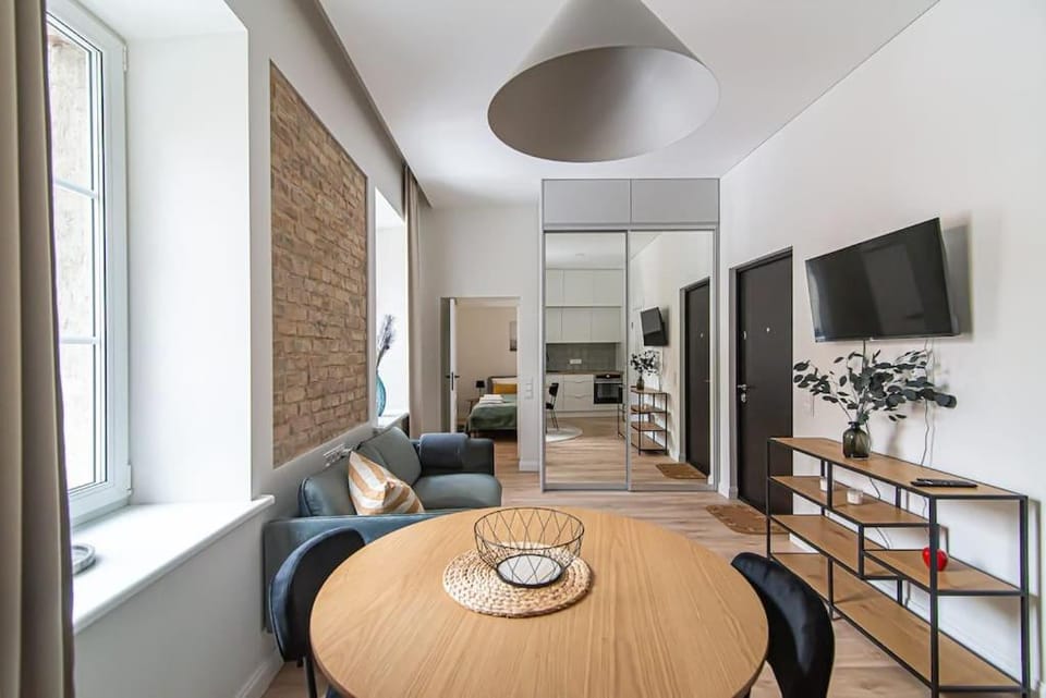 Communal lounge/ TV room, TV and multimedia, Living room, Seating area, Dining area, Evening entertainment