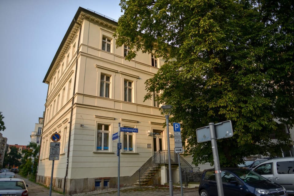 Property building, Street view, Location