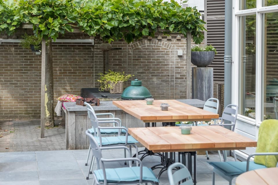 Property building, Garden, Balcony/Terrace, Garden view