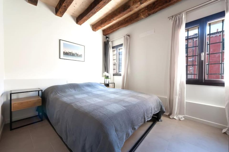 Ca' Ferrando, brand new apartment, experienced host! Apartment in Lido di Venezia