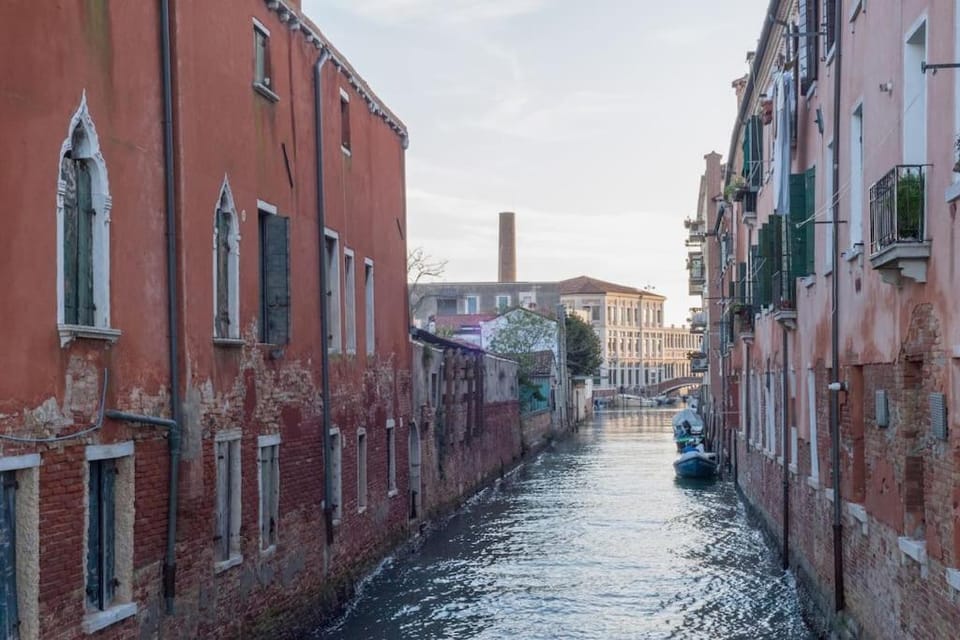 Ca' Ferrando, brand new apartment, experienced host! Apartment in Lido di Venezia