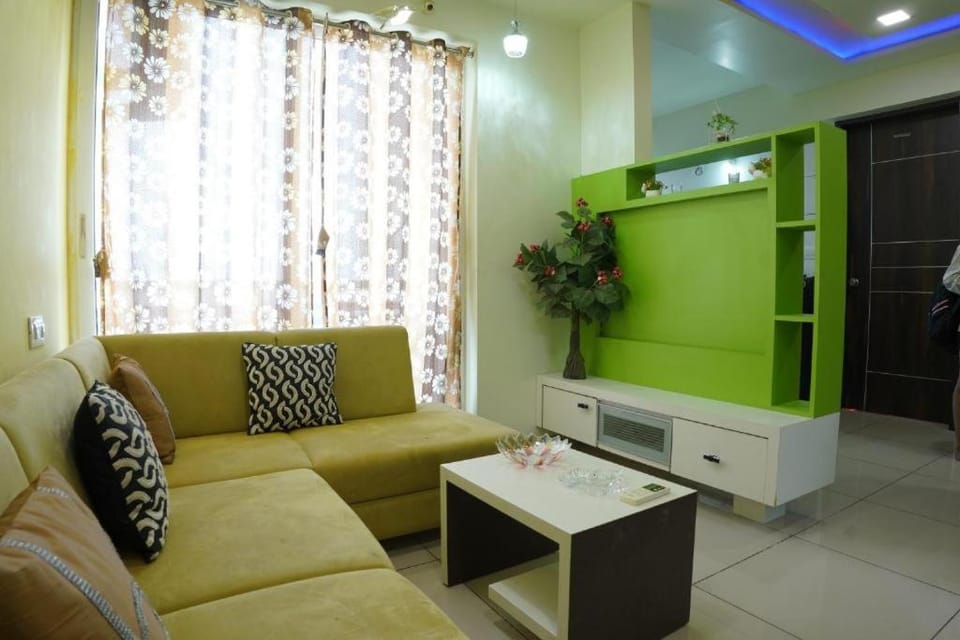 TV and multimedia, Living room, Seating area, internet