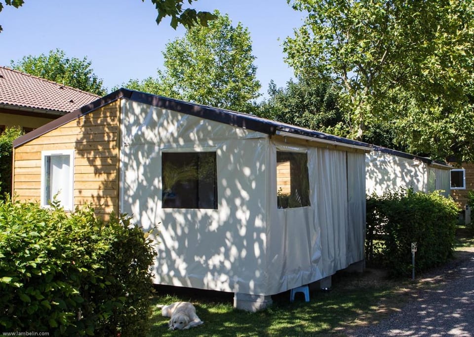 CAMPING LA CLE DE SAONE Campground/ 
RV Resort in Bourgogne-Franche-Comté