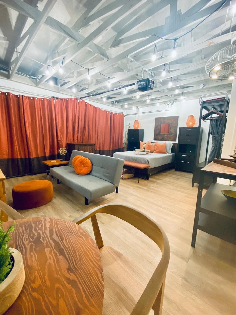 Ultimate Man Cave Garage studio minutes to Whatever YOU do House in Tampa
