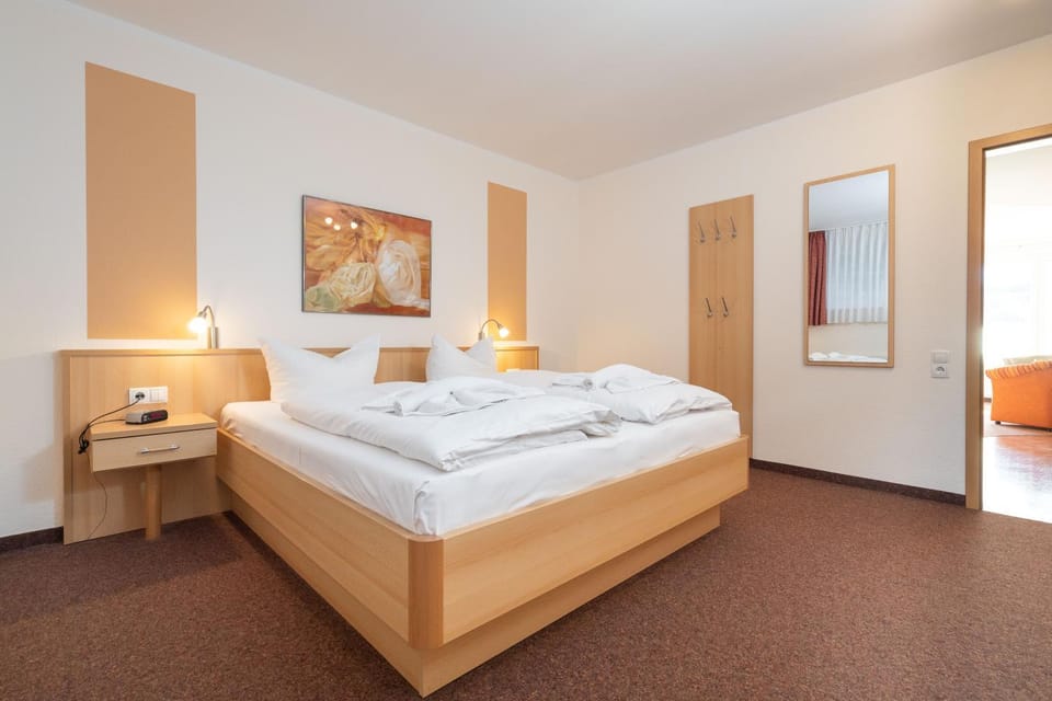 Bed, Bedroom, towels, wardrobe
