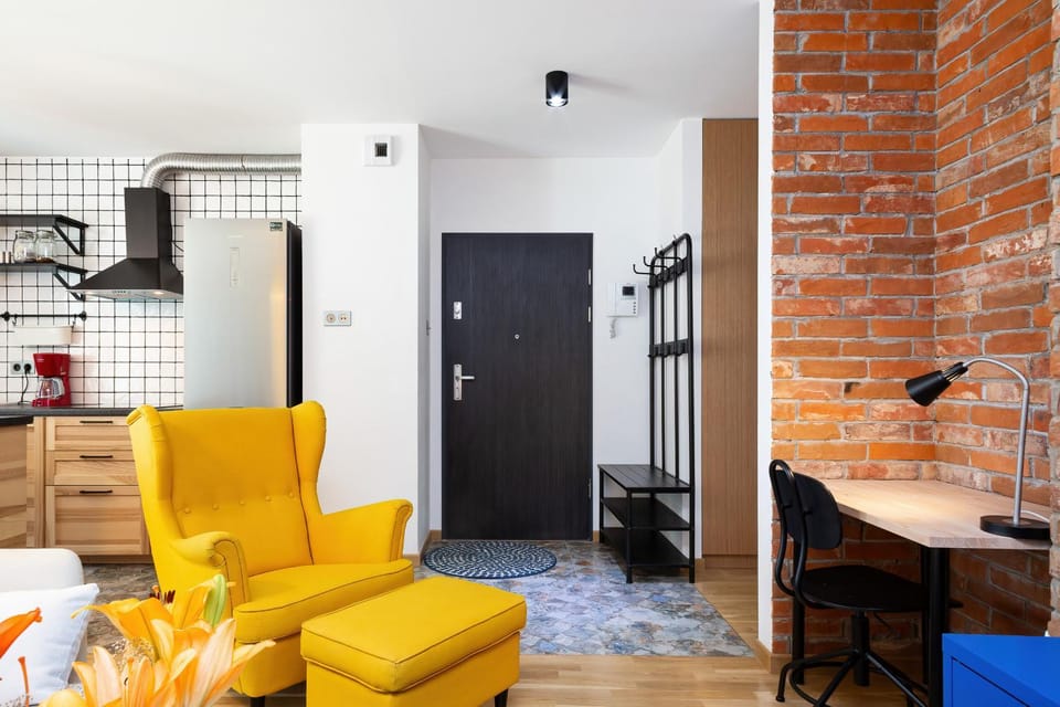 Kitchen or kitchenette, Living room, Seating area